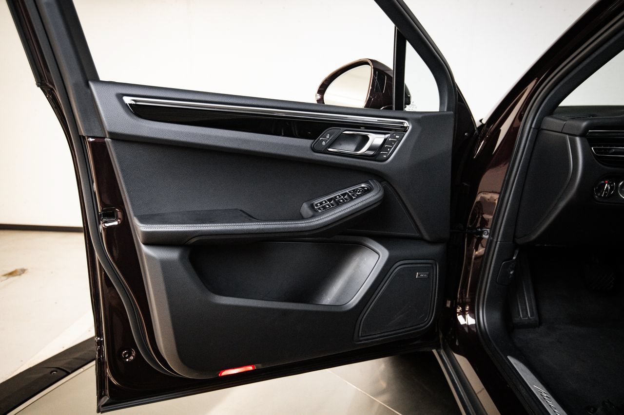 Certified 2026 Porsche Macan S AWD/4WD image 23