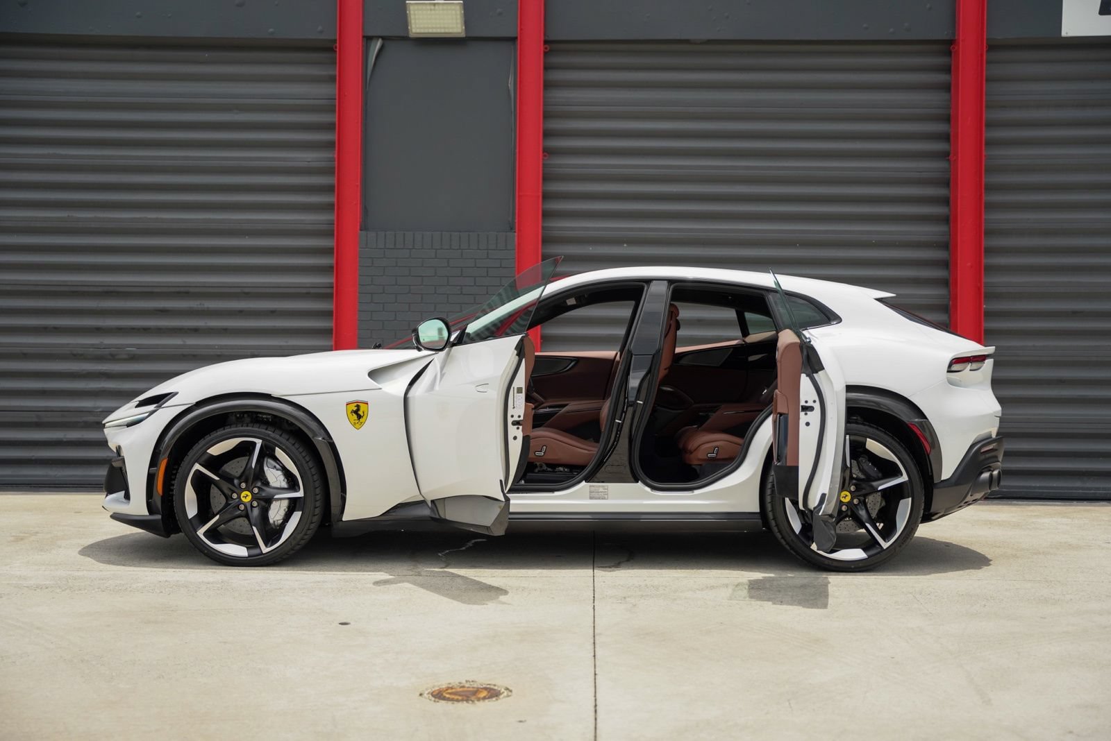 Used 2025 Ferrari Purosangue AWD/4WD image 18