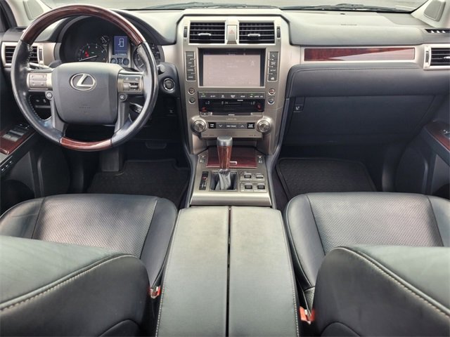 Used 2016 Lexus GX 460 Luxury w/ Preferred Accessory Package image 13