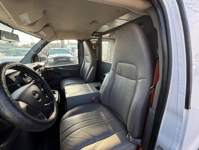 Used 2013 Chevrolet Express 2500 image 19