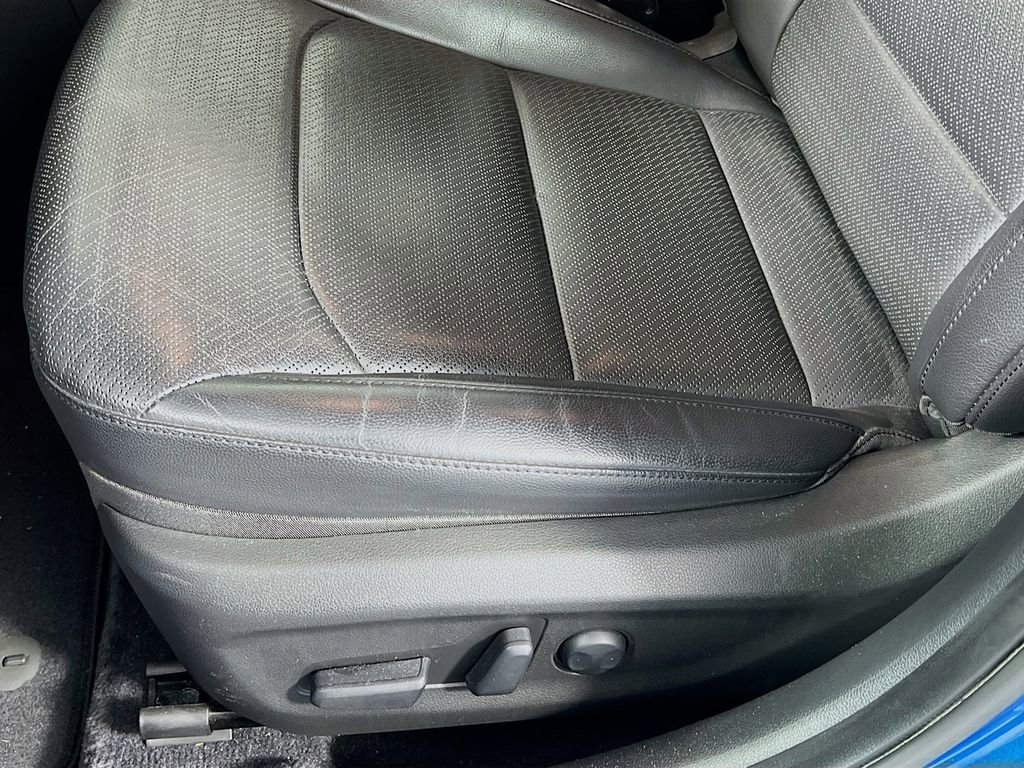 Used 2017 Hyundai Elantra Limited w/ Limited Tech Package 08 FWD image 11