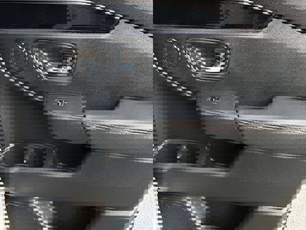 Used 2025 Honda Pilot TrailSport image 23