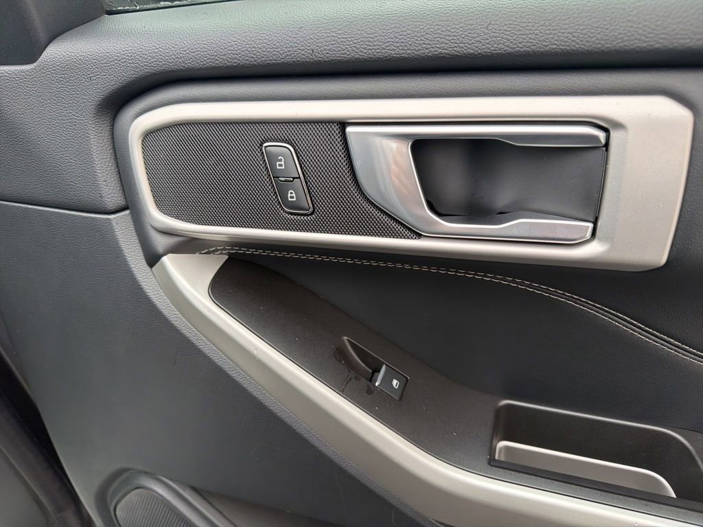 Used 2021 Ford Explorer XLT w/ Equipment Group 202A image 36