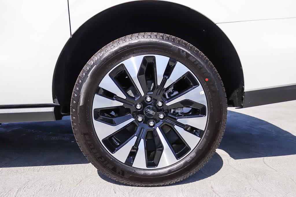 New 2027 Ford Expedition Max Platinum w/ Driver's Package AWD/4WD image 10