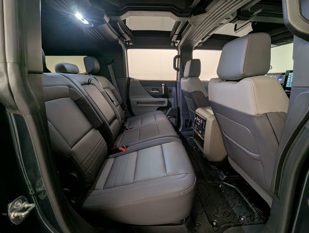 Used 2025 GMC Hummer EV 2X image 34