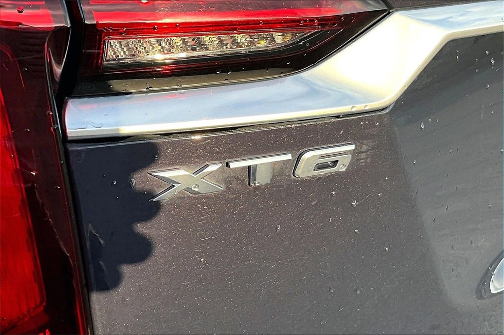 Used 2025 Cadillac XT6 Premium Luxury image 32