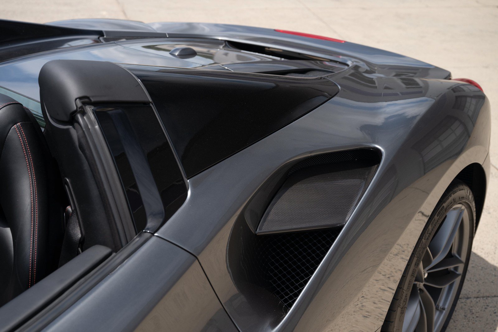 Used 2017 Ferrari 488 Spider RWD image 18