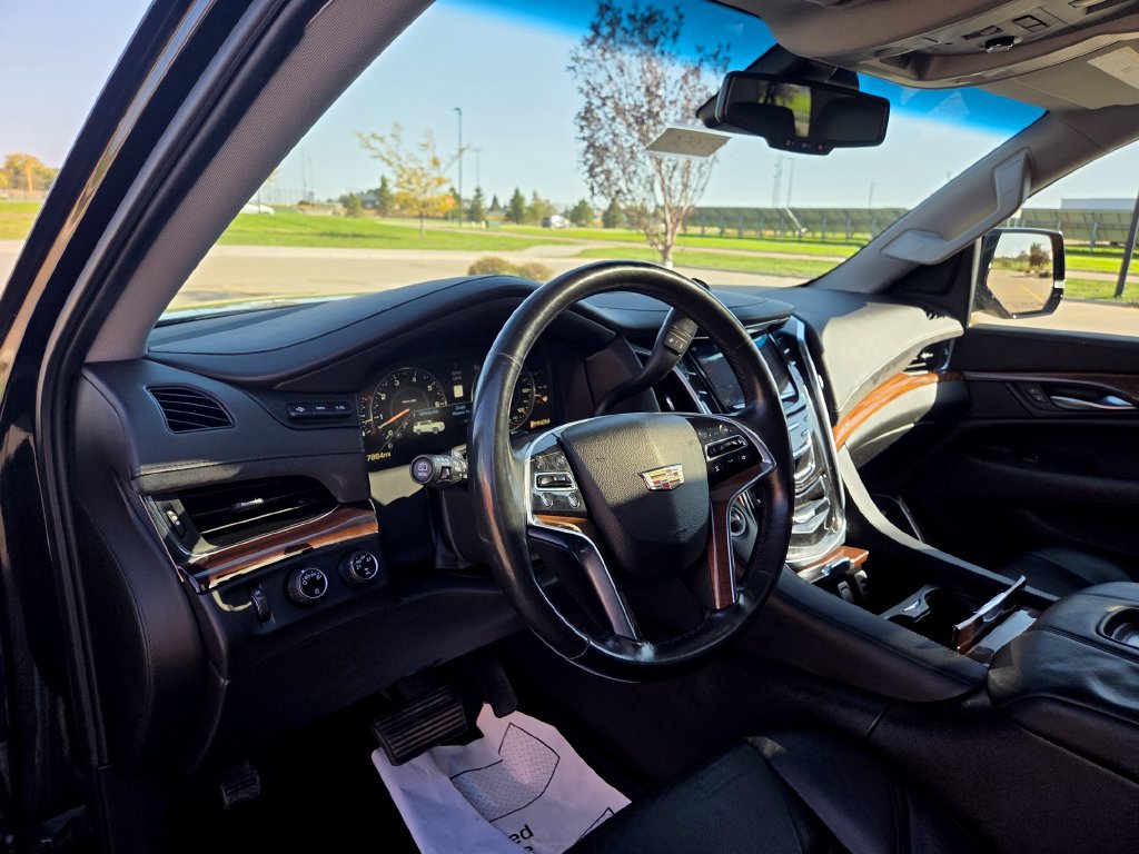 Used 2015 Cadillac Escalade ESV Luxury AWD/4WD image 9