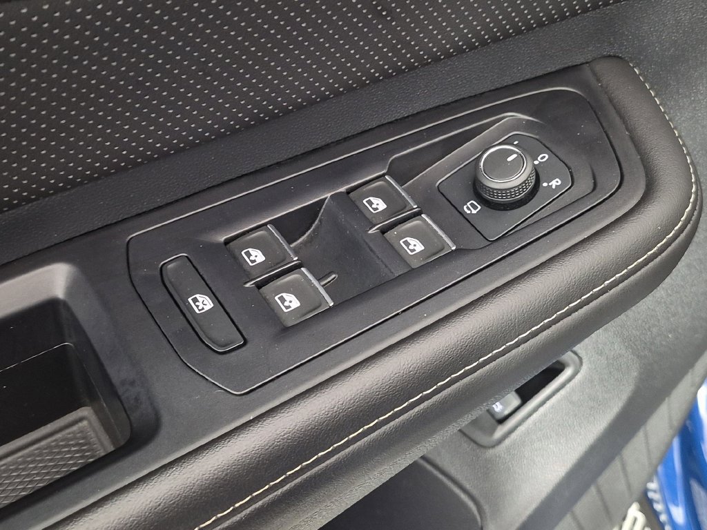 Used 2025 Volkswagen Atlas SEL Premium R-Line AWD/4WD image 14