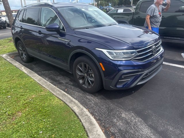 Used 2023 Volkswagen Tiguan SE FWD image 3