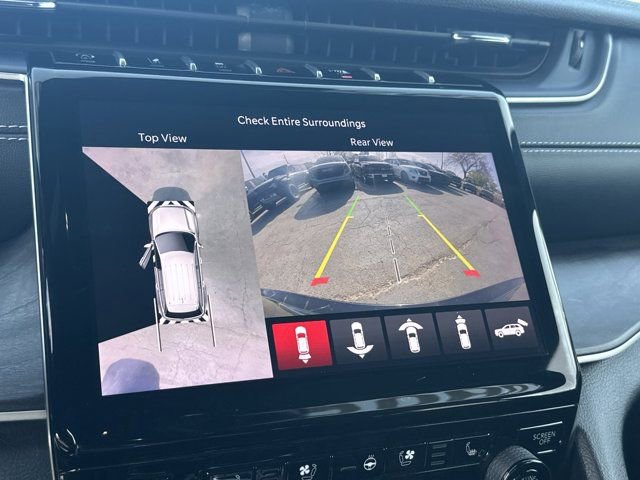 Used 2024 Jeep Grand Cherokee Limited w/ Luxury Tech Group II image 32