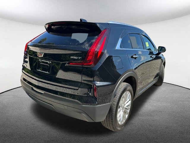 Certified 2024 Cadillac XT4 Luxury w/ Cold Weather Package AWD/4WD image 12
