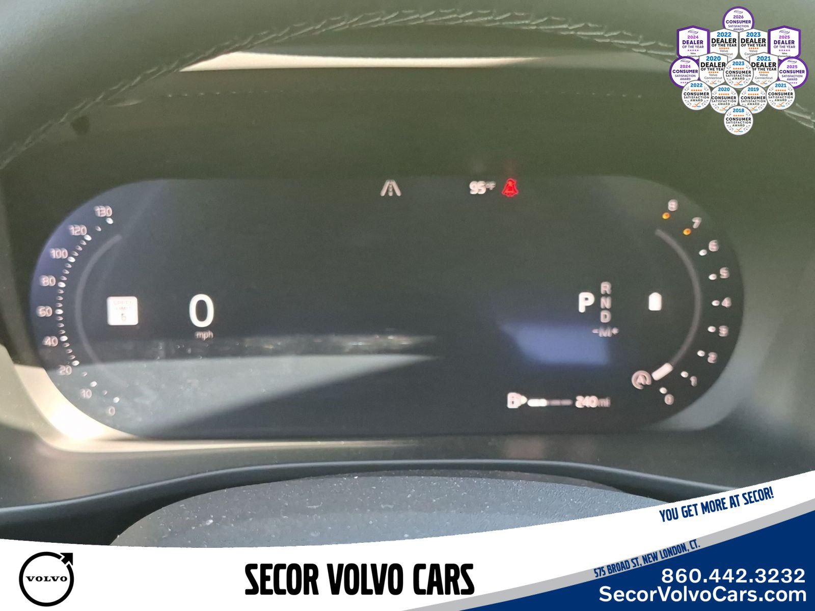 Used 2026 Volvo XC40 B5 Plus AWD/4WD image 12