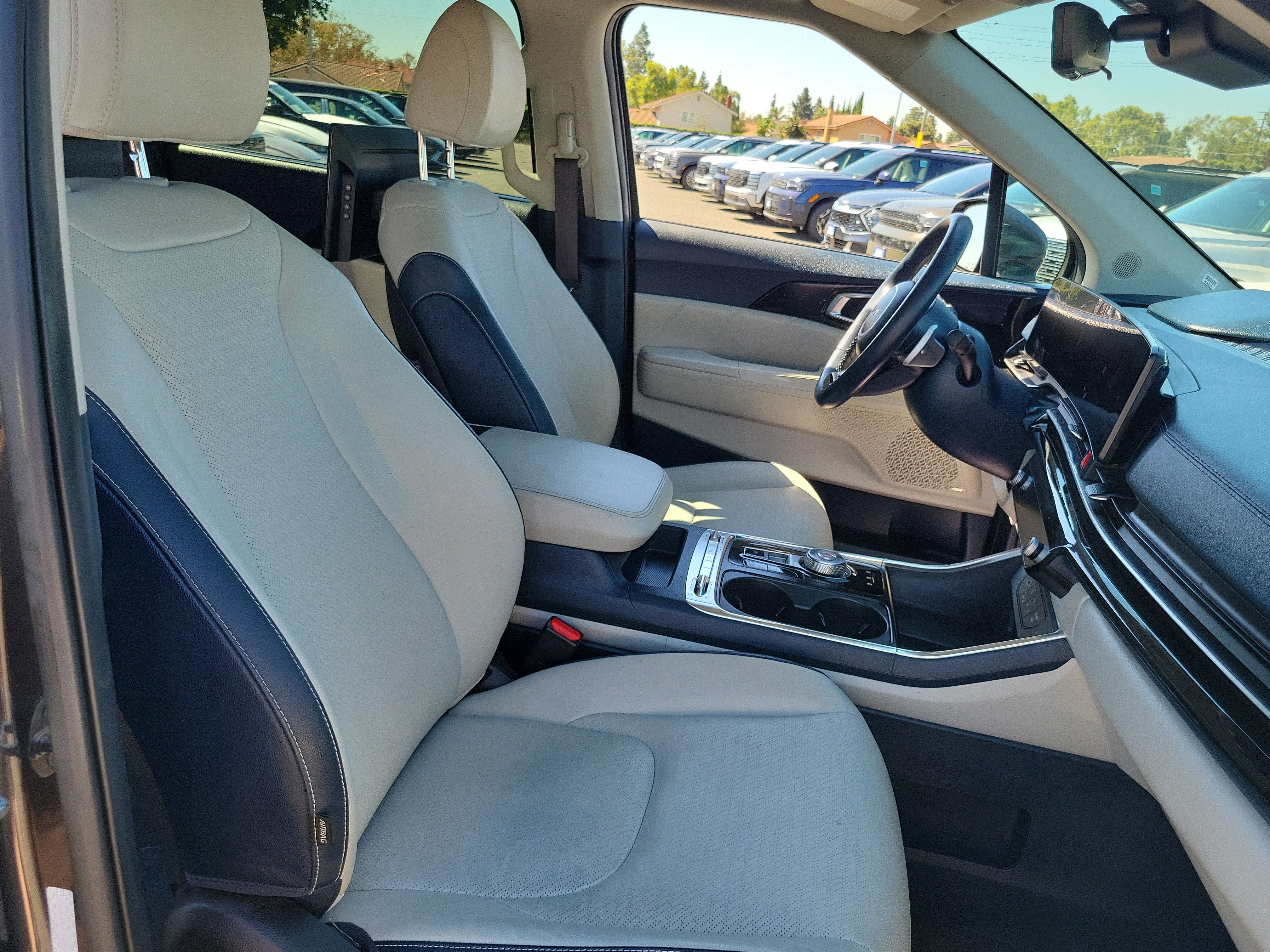 Used 2025 Kia Carnival SX Prestige FWD image 21