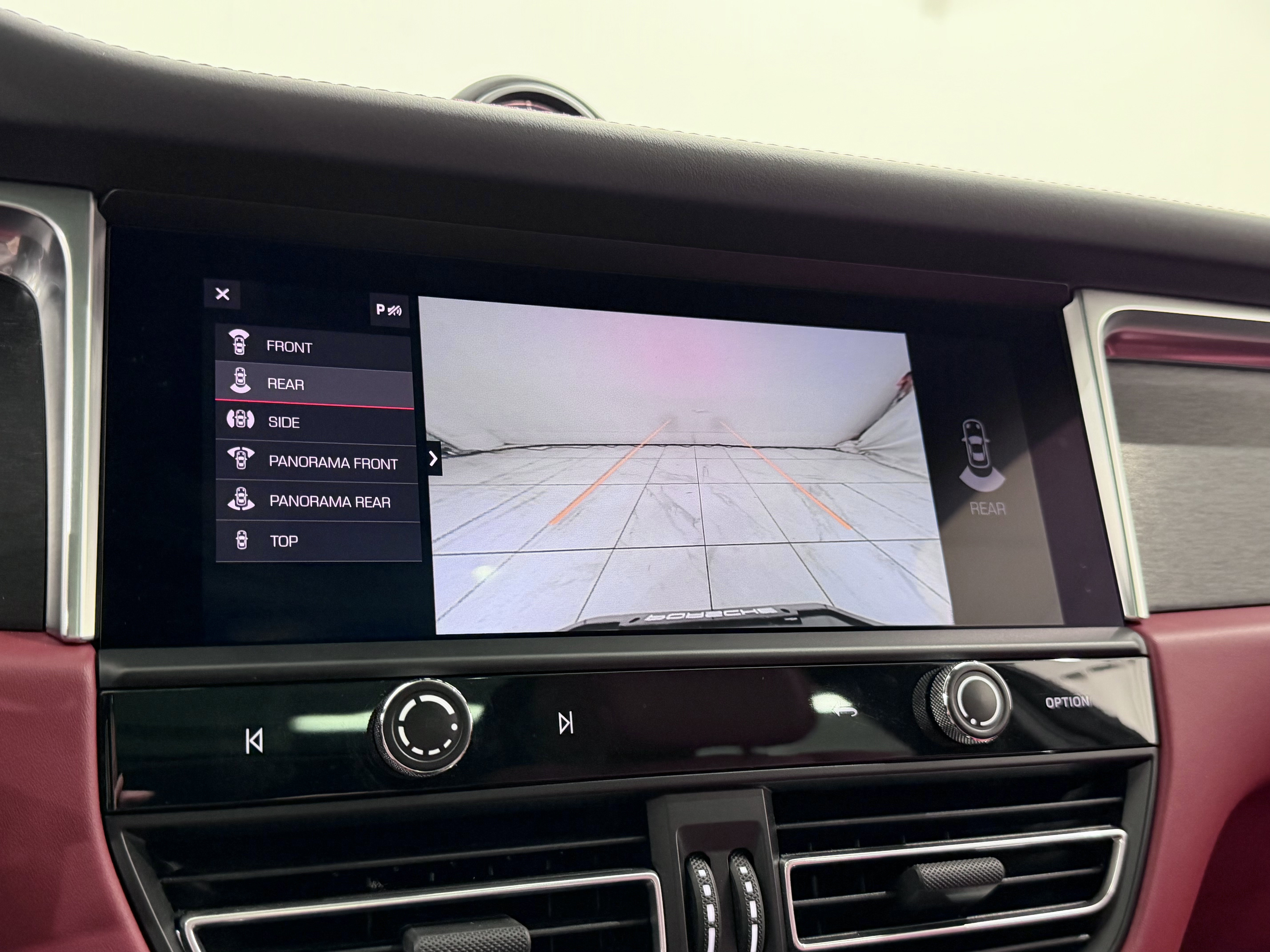 Certified 2024 Porsche Macan GTS image 43