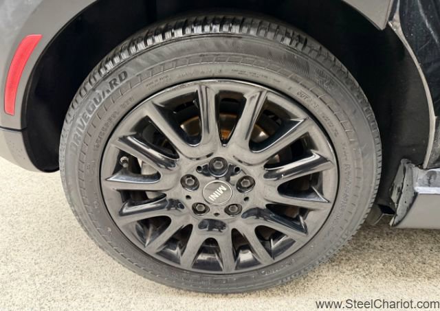 Used 2015 MINI Cooper 4-Door Hardtop image 23