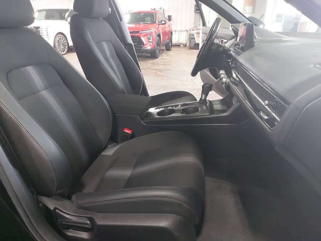 Used 2025 Honda Civic Sport image 10
