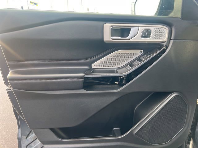 Certified 2022 Ford Explorer Platinum w/ Equipment Group 601A image 22