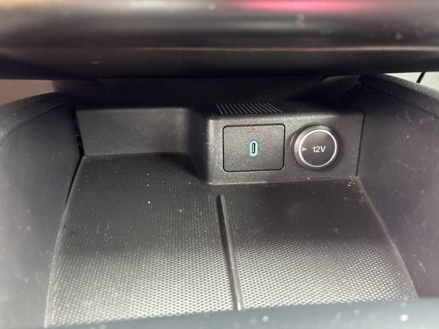 Used 2020 Ford Escape Titanium image 23