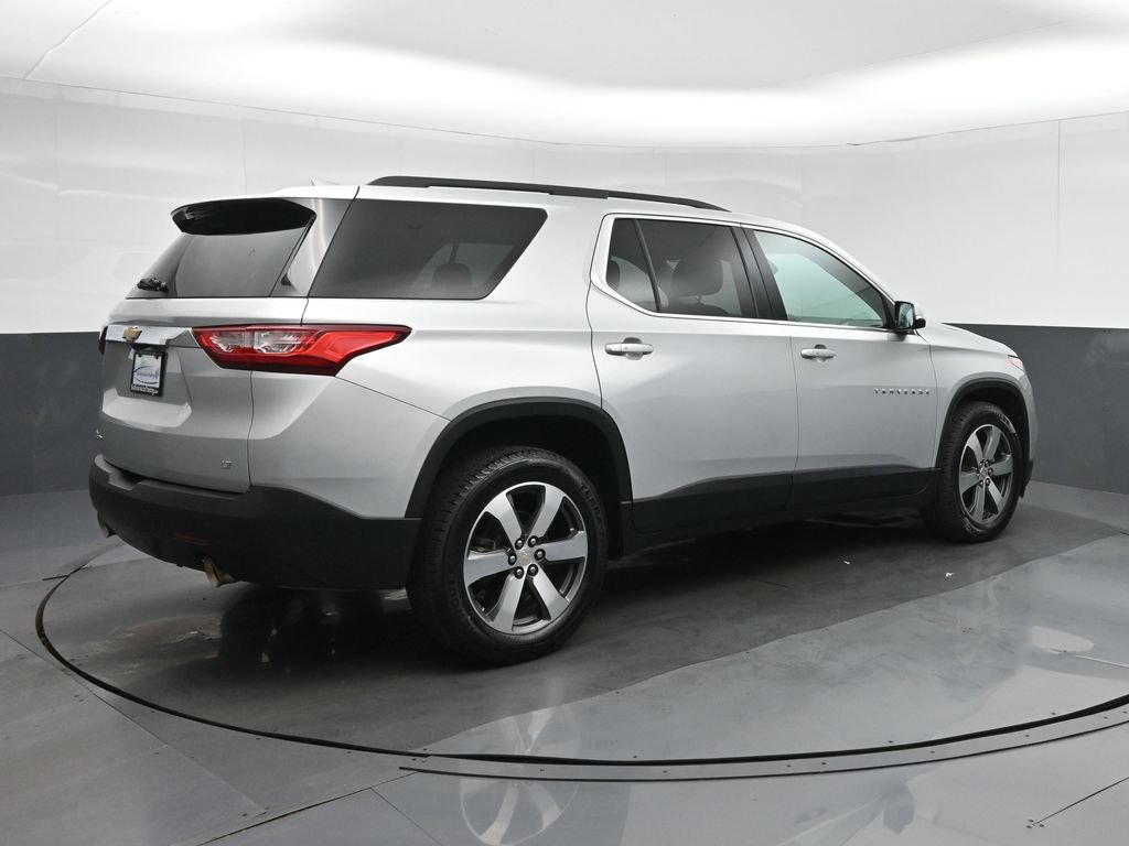 Used 2019 Chevrolet Traverse LT w/ LT Premium Package AWD/4WD image 7