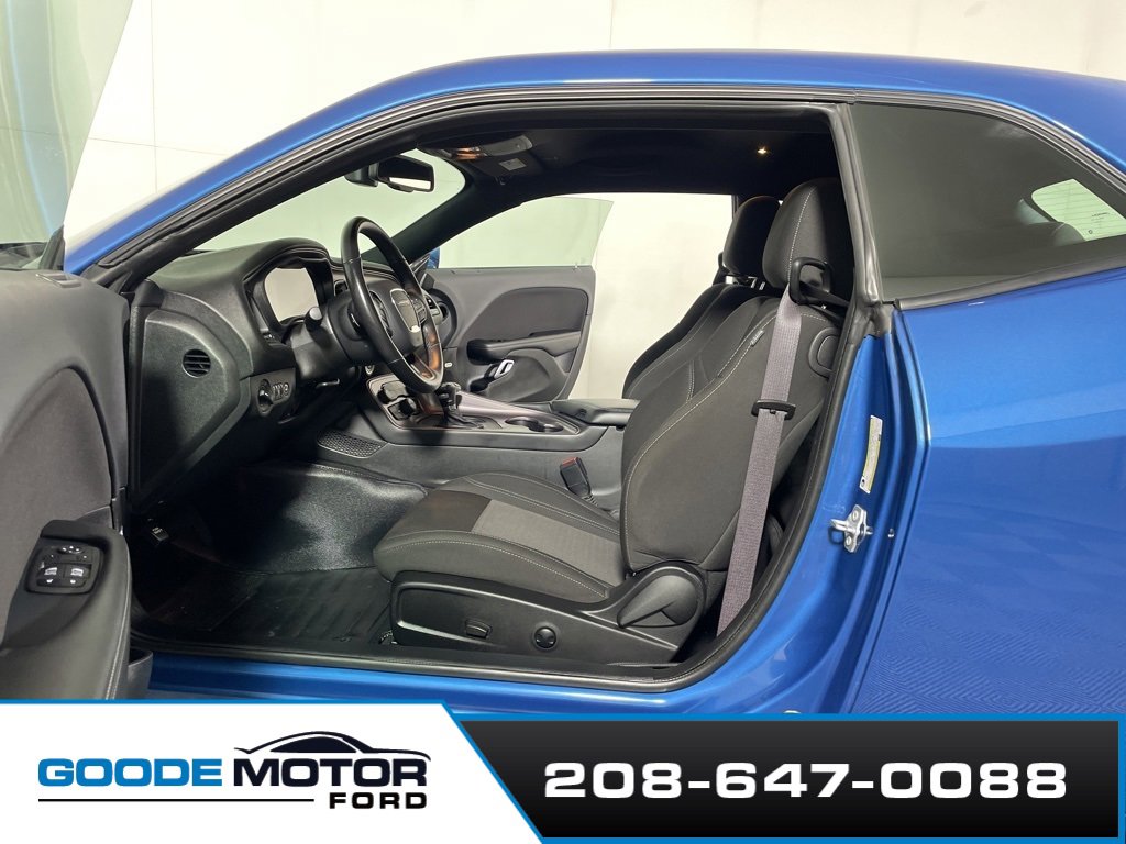 Used 2023 Dodge Challenger SXT w/ Blacktop Package image 16