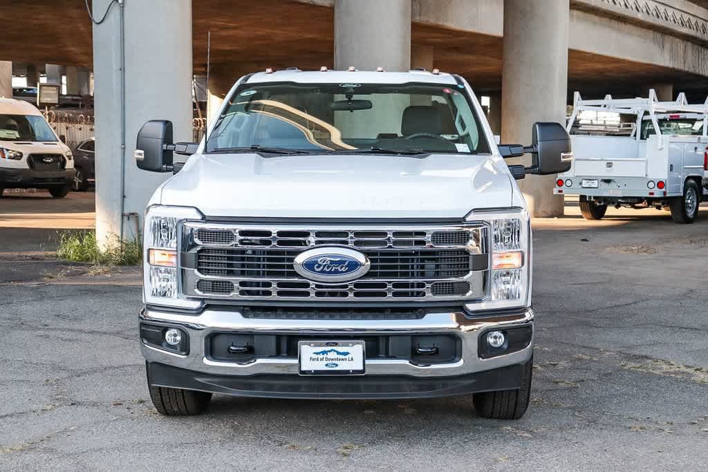 New 2026 Ford F350 XL w/ XL Chrome Package RWD image 2