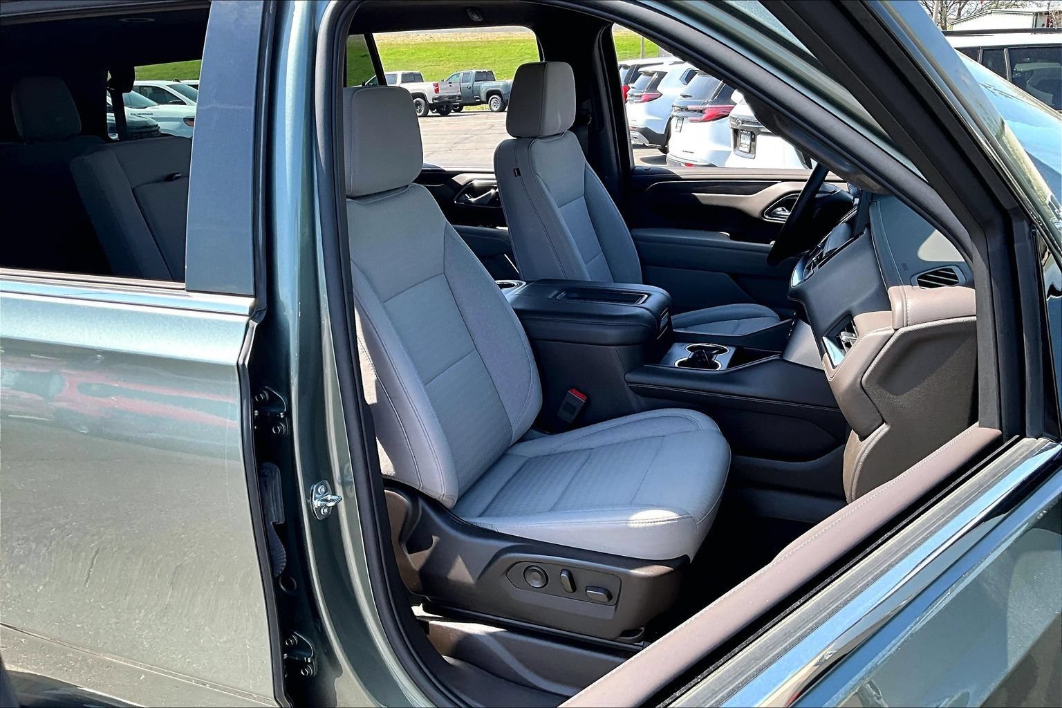 Used 2023 Chevrolet Tahoe LS AWD/4WD image 7