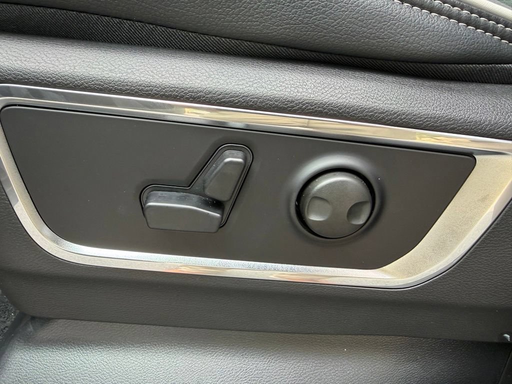 New 2026 RAM 1500 Laramie AWD/4WD image 16