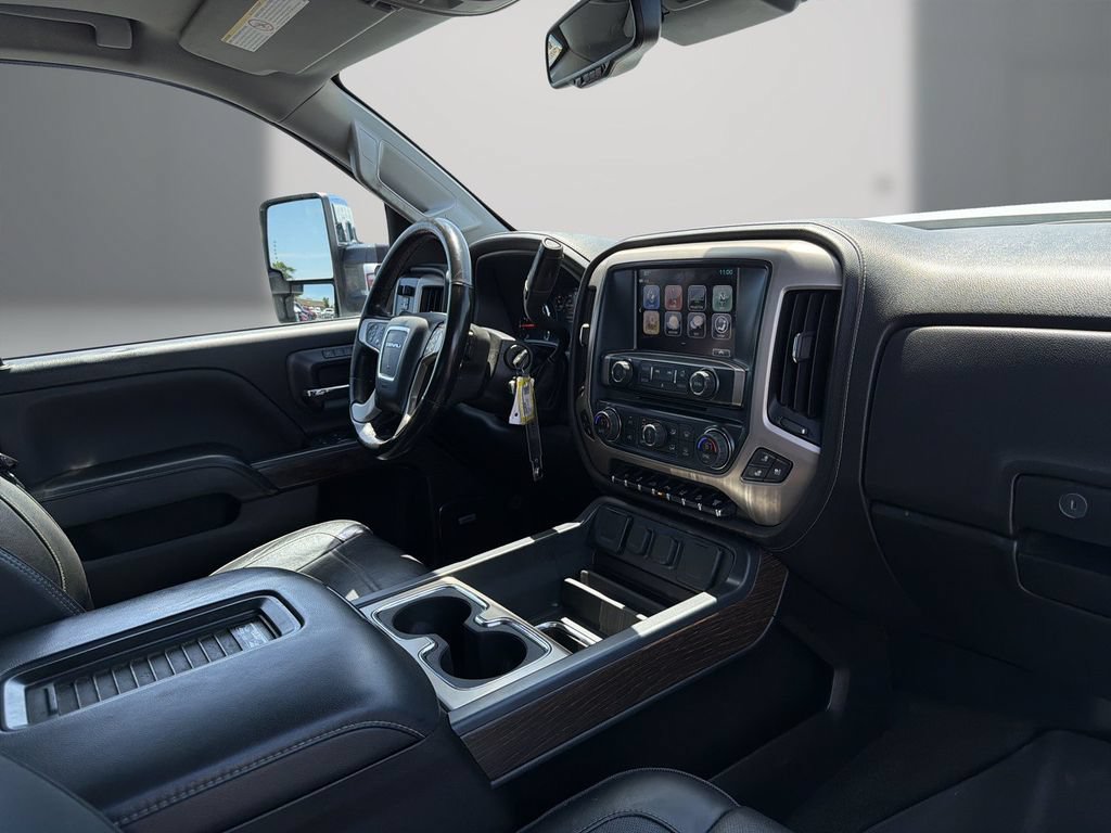 Used 2017 GMC Sierra 2500 Denali w/ Duramax Plus Package AWD/4WD image 12