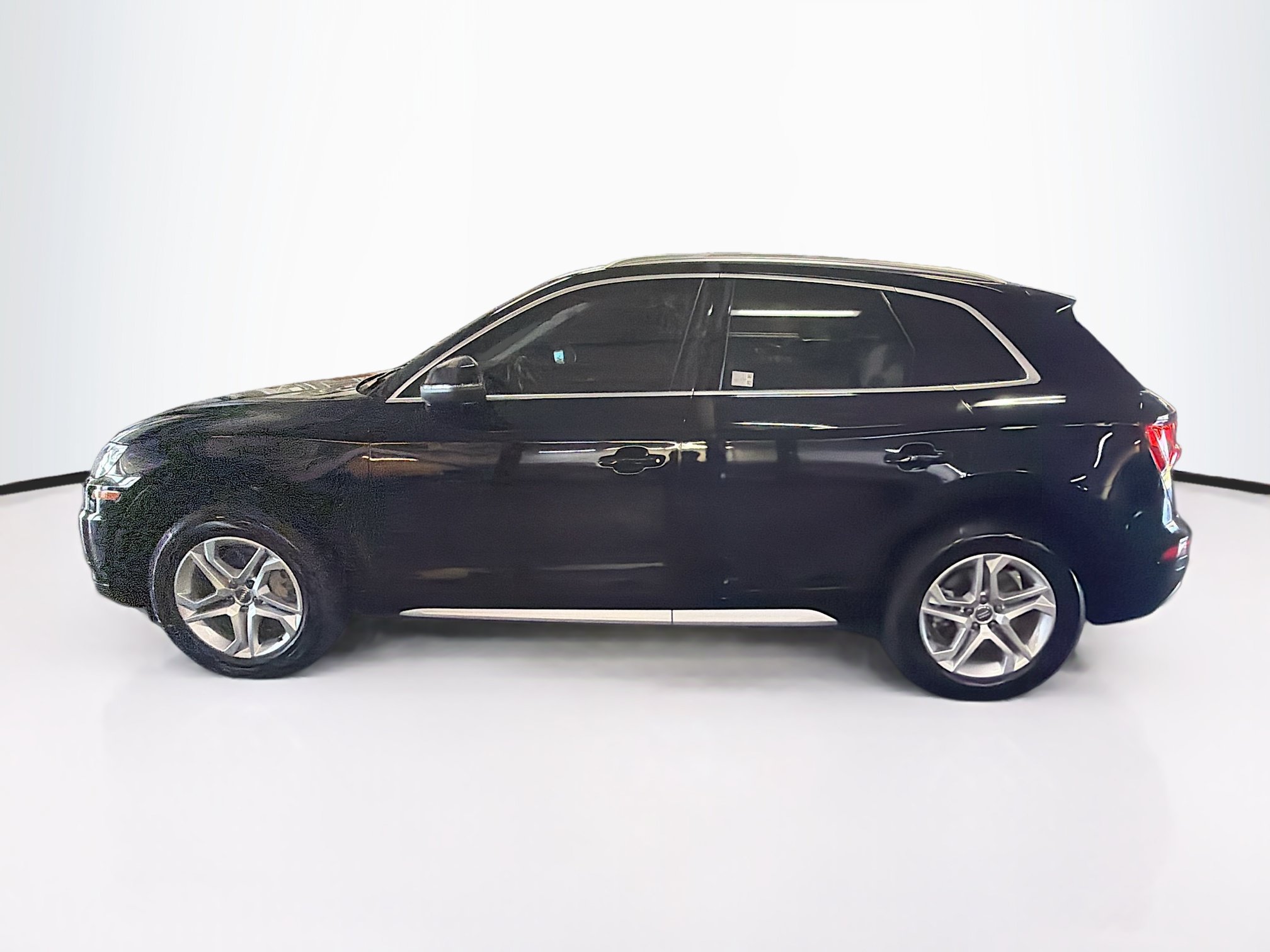 Used 2018 Audi Q5 2.0T Premium Plus w/ Premium Plus Package AWD/4WD image 4