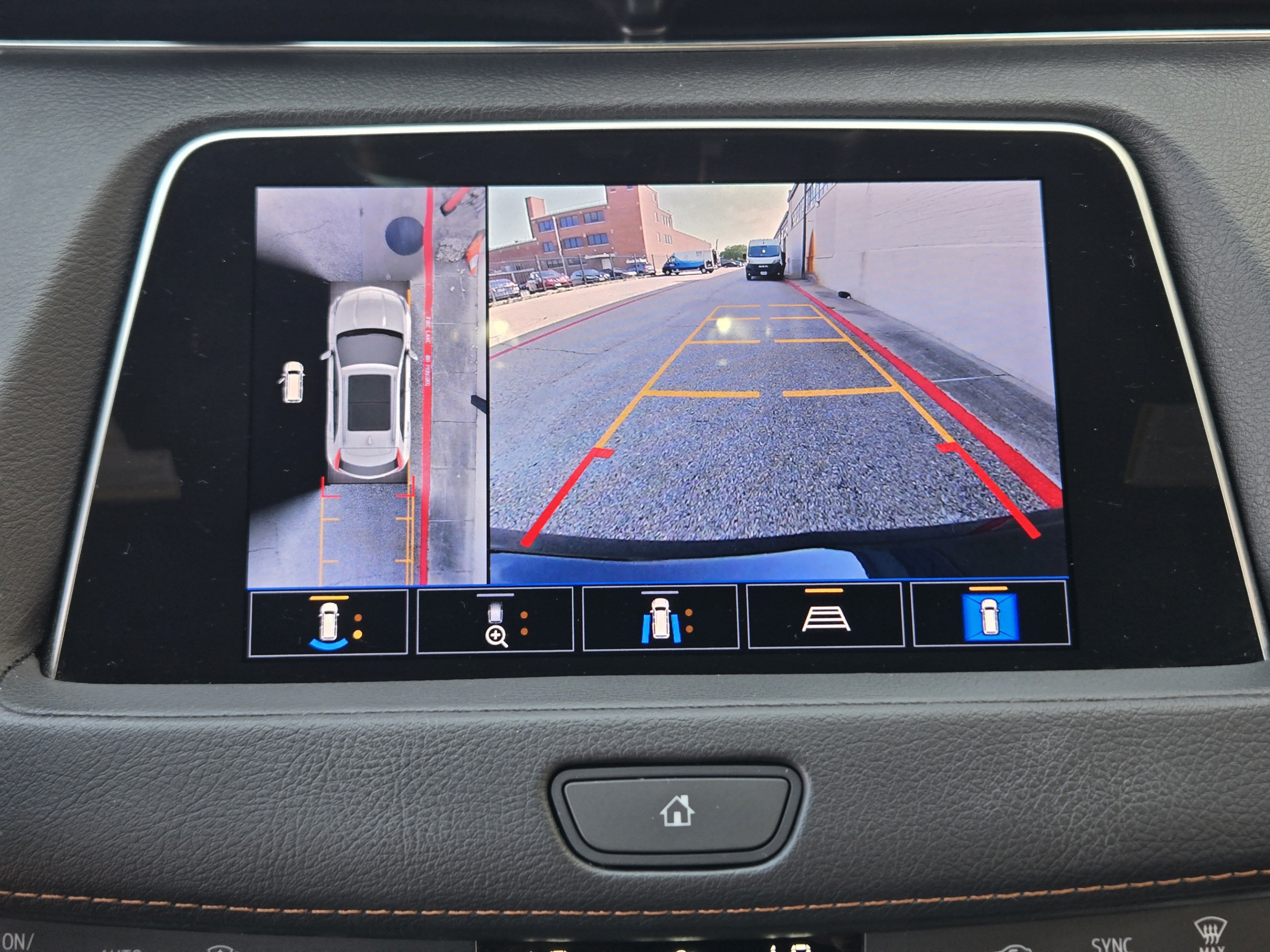 Used 2022 Cadillac XT4 Sport w/ Comfort Package FWD image 16