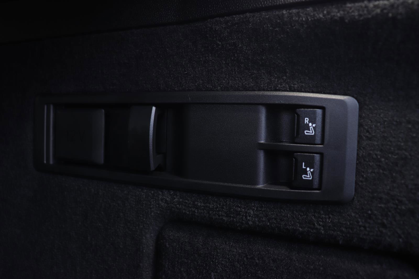 Used 2026 BMW iX xDrive45 image 16