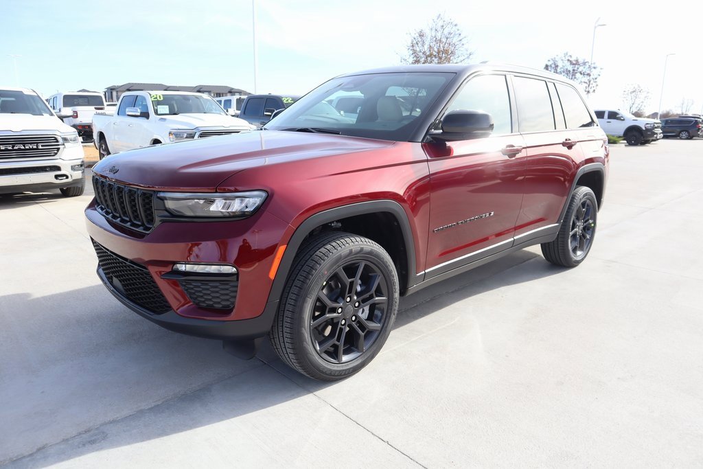 New 2025 Jeep Grand Cherokee Limited image 11