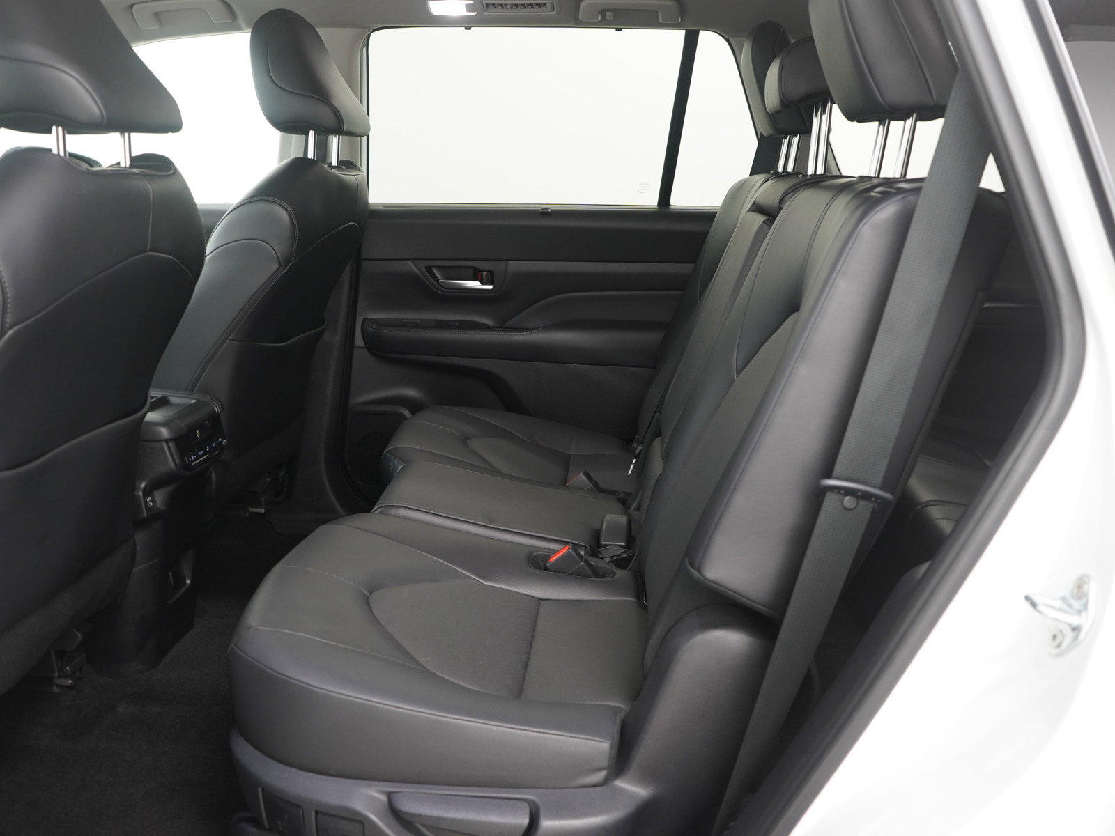 Used 2024 Toyota Grand Highlander XLE image 16