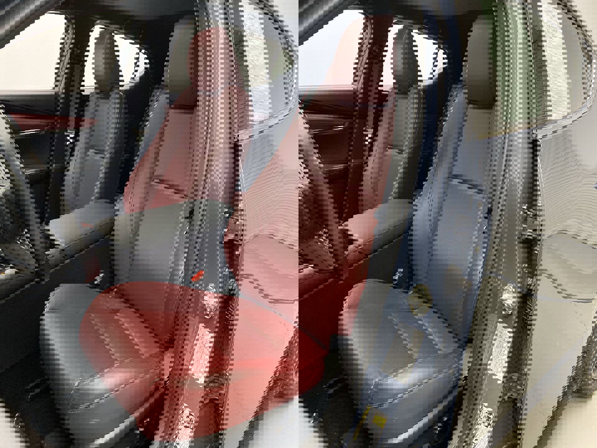 Used 2021 MAZDA MAZDA3 Hatchback w/Premium Plus Pkg image 11