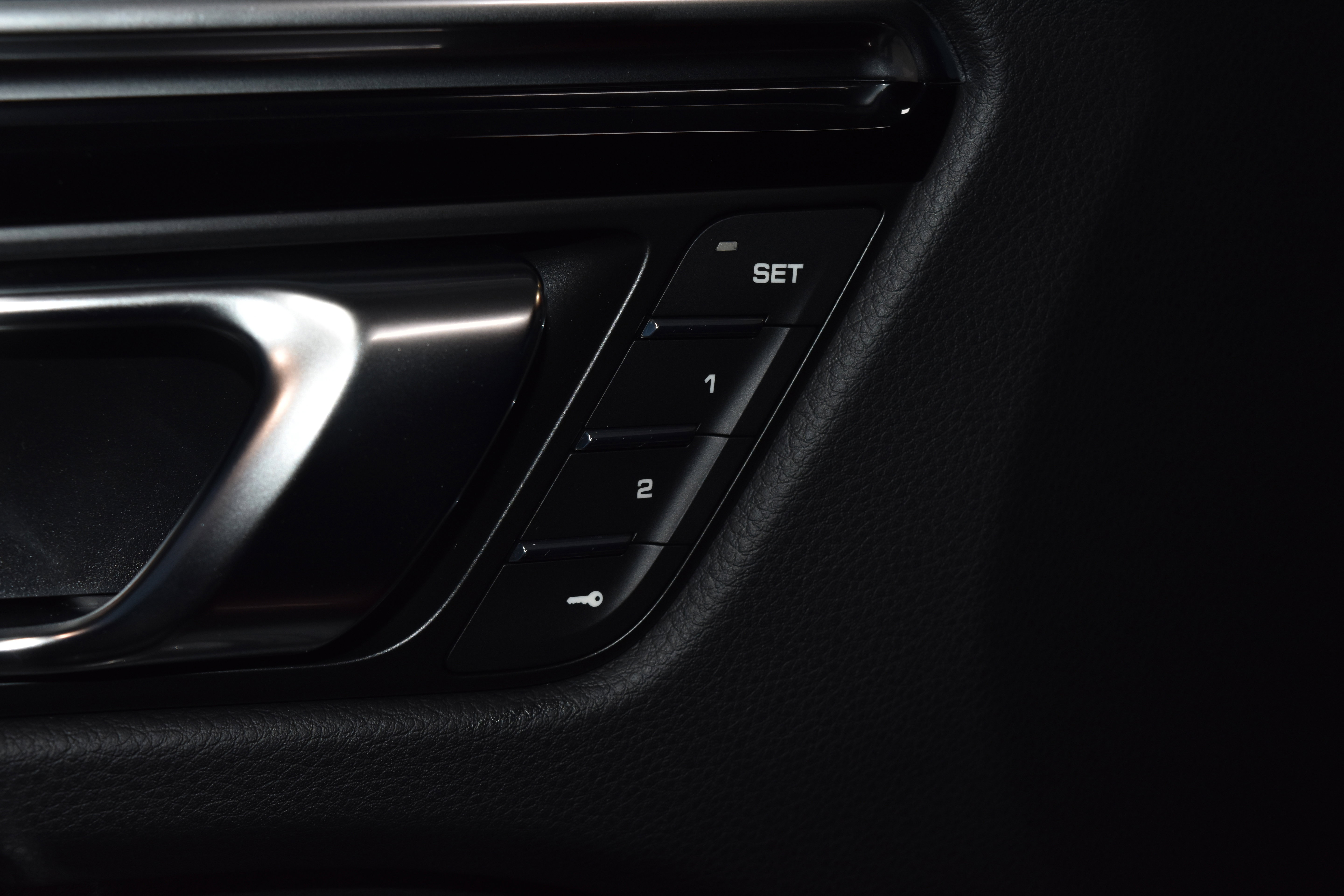 New 2026 Porsche Macan Turbo image 7