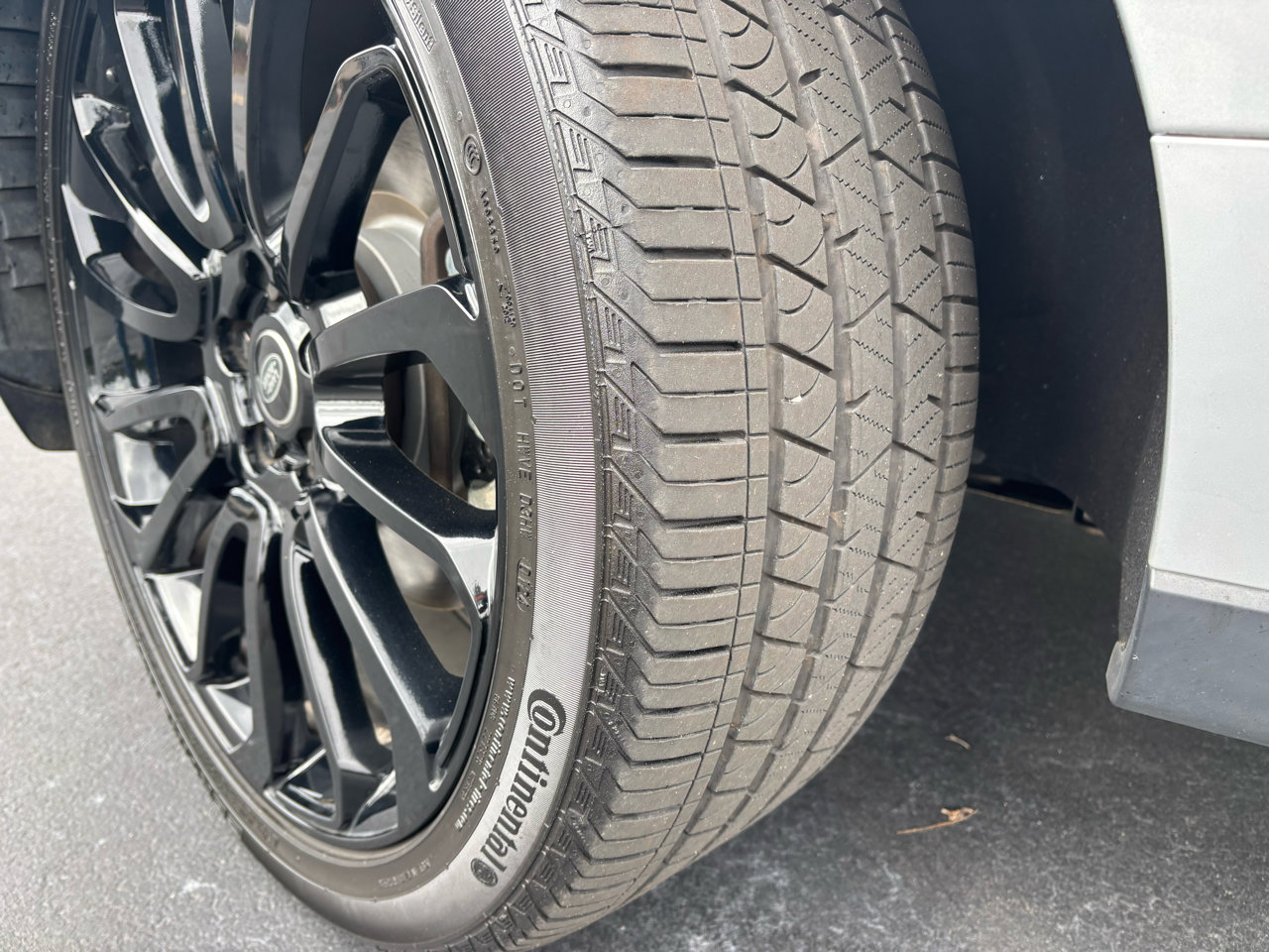 Used 2017 Land Rover Range Rover HSE image 9