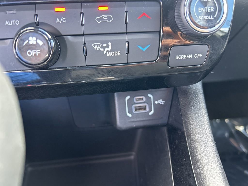 Used 2023 Jeep Compass Limited image 40