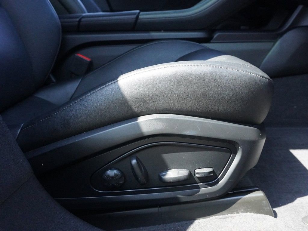 Used 2022 Porsche Taycan RWD image 36