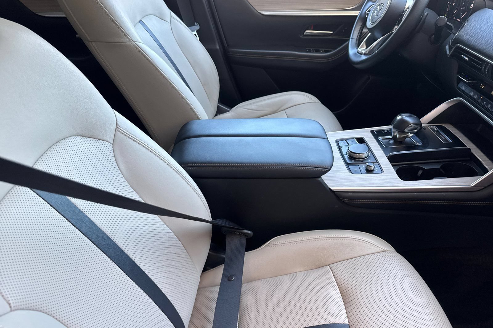 Used 2024 MAZDA CX-90 Plug-In Hybrid w/ Preferred AWD/4WD image 19