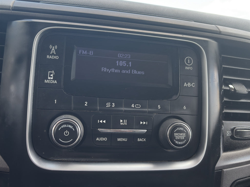 Used 2014 RAM 2500 Tradesman w/ Chrome Appearance Group AWD/4WD image 18
