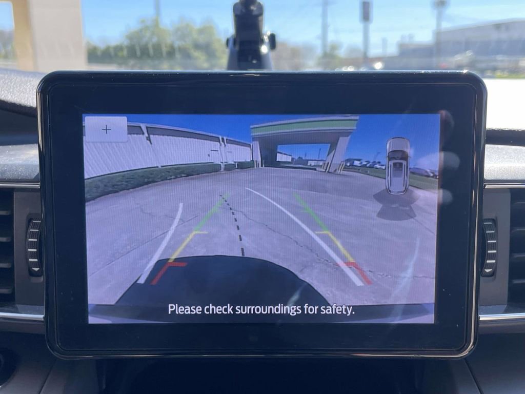 Used 2022 Ford Explorer XLT w/ Equipment Group 202A image 20