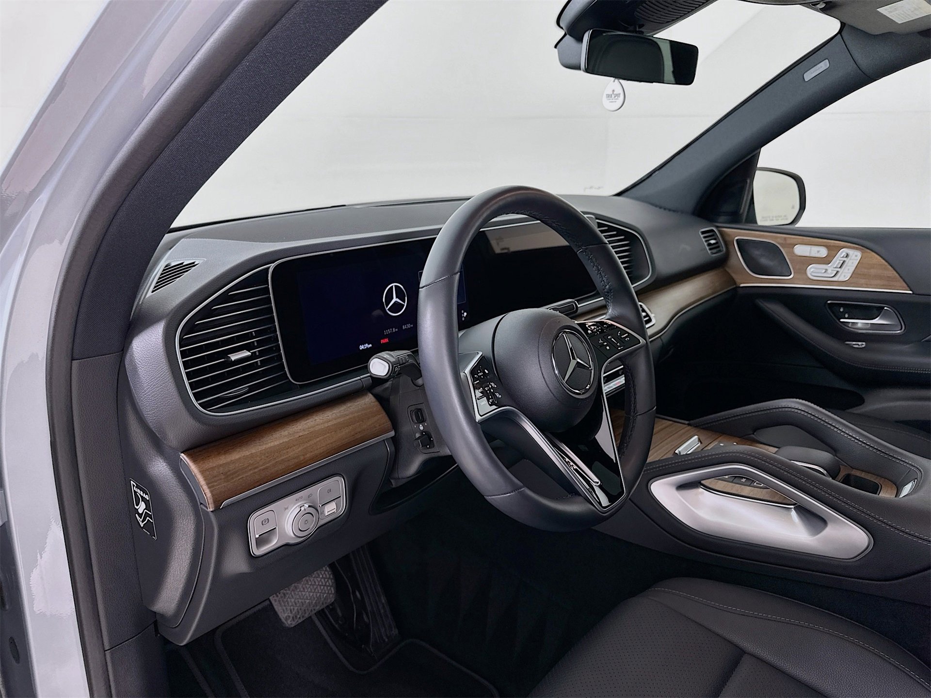 Used 2025 Mercedes-Benz GLE 350 4MATIC image 10