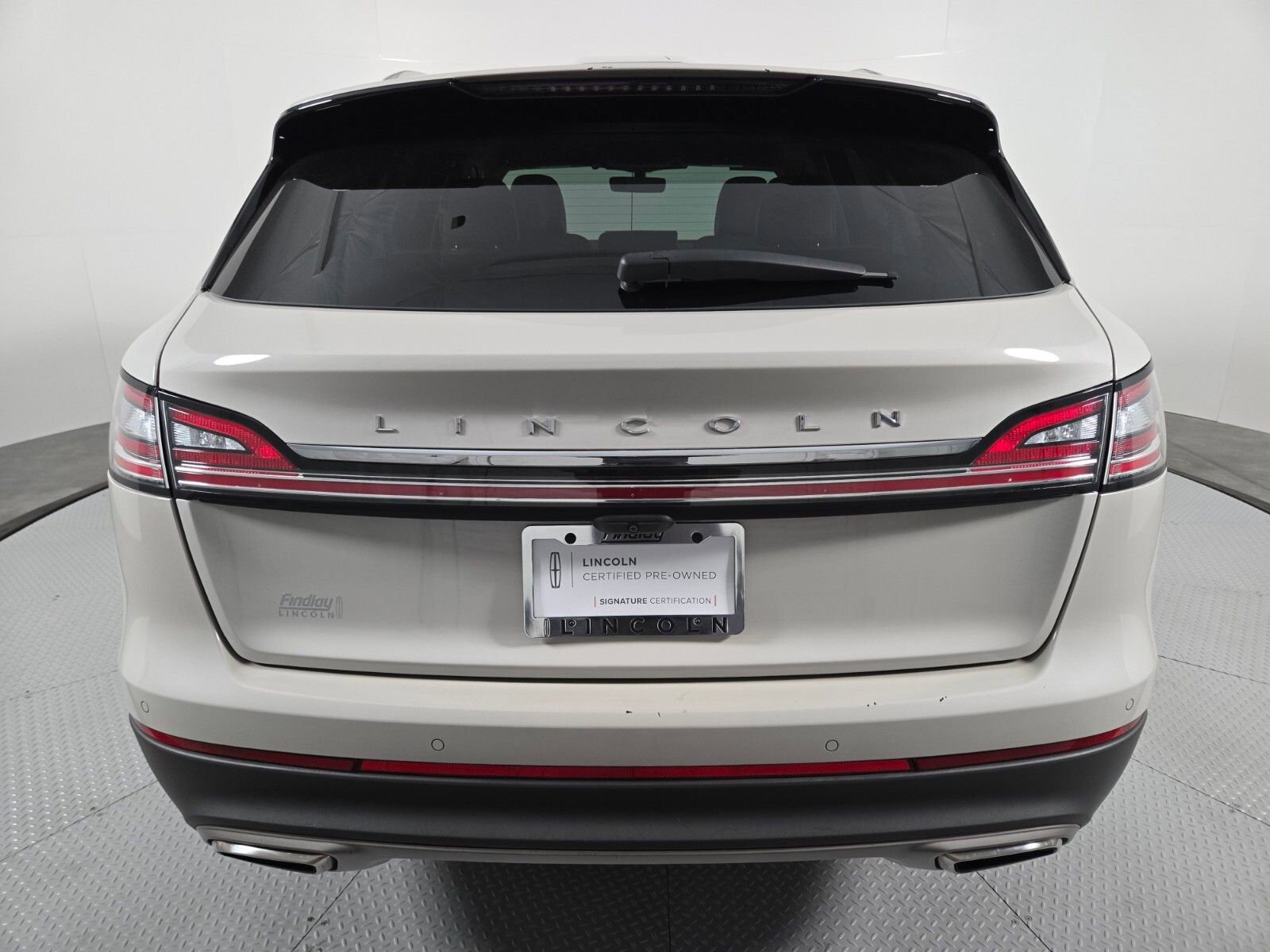 Certified 2022 Lincoln Nautilus AWD w/ Premium Package image 5