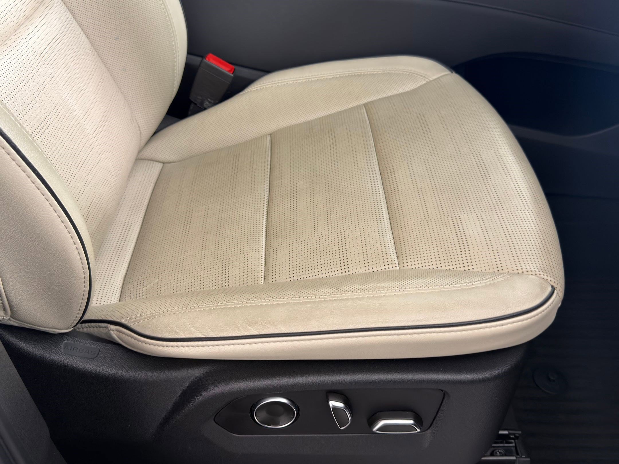 Used 2021 Cadillac Escalade Sport w/ Driver Assist Tech Package image 34