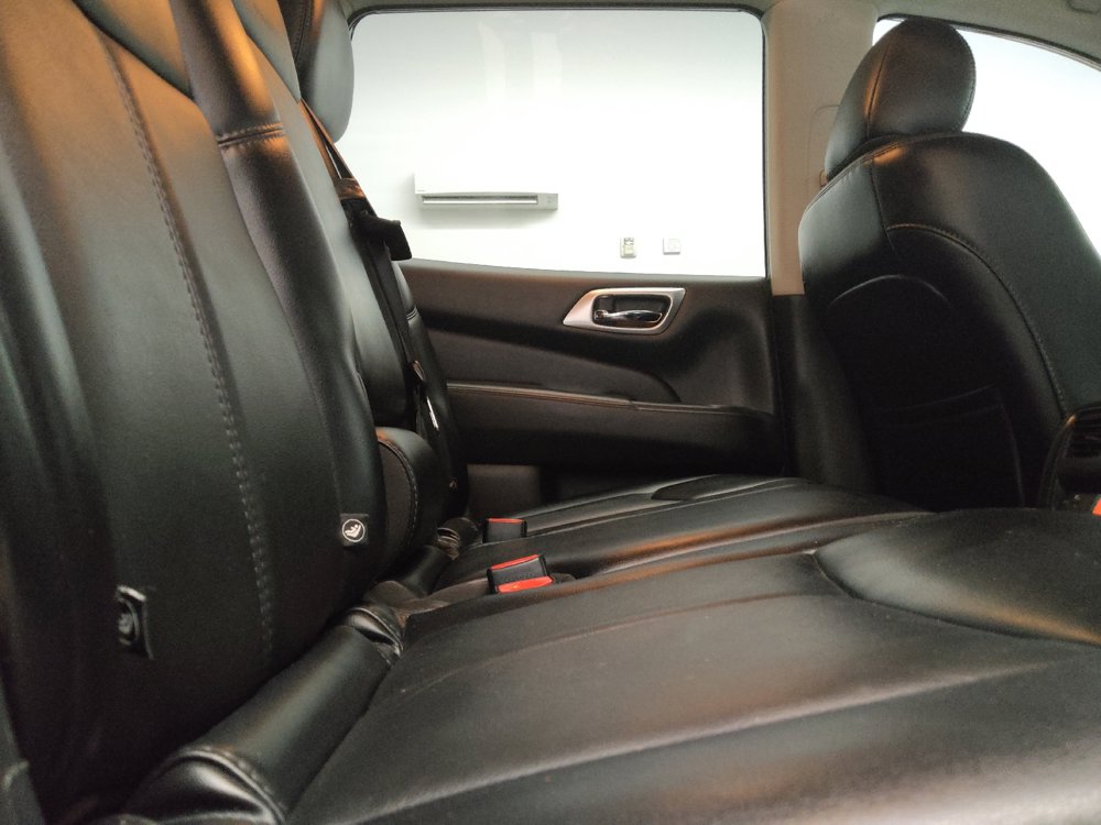 Used 2019 Nissan Pathfinder SL FWD image 19