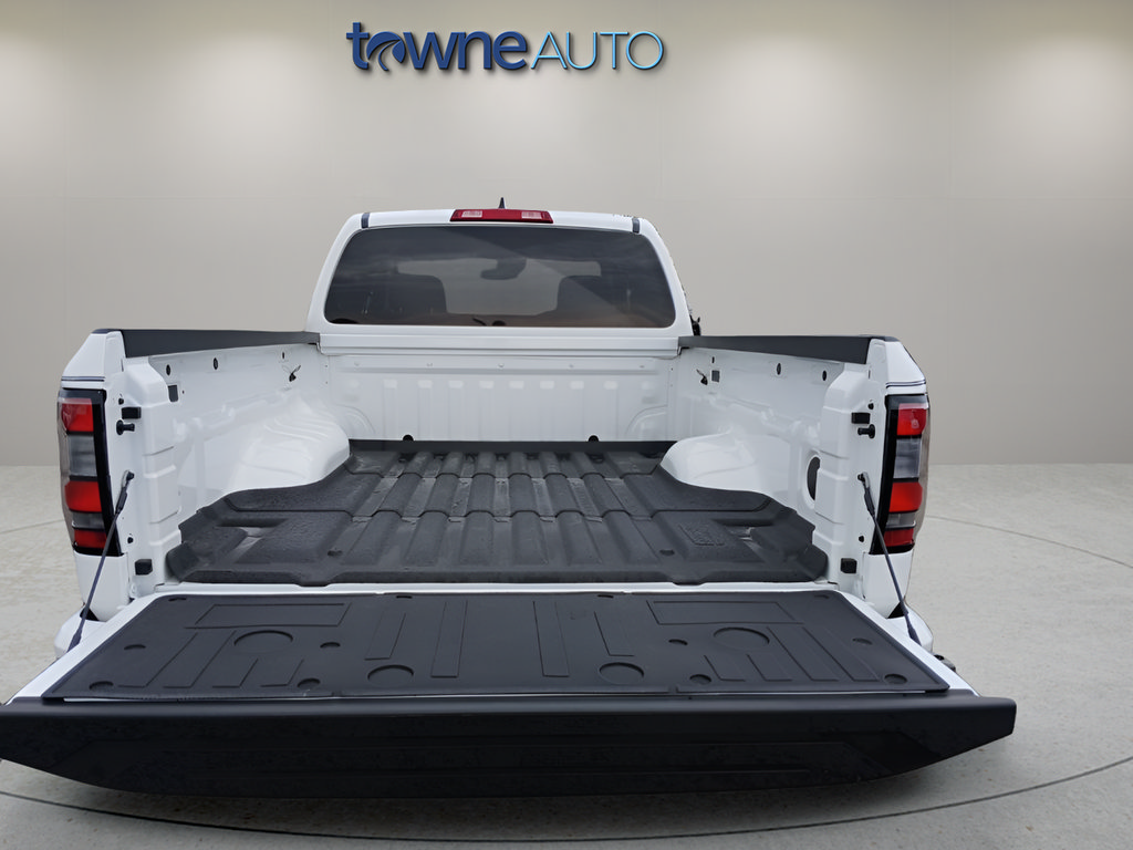 Used 2025 Nissan Frontier SV AWD/4WD image 6