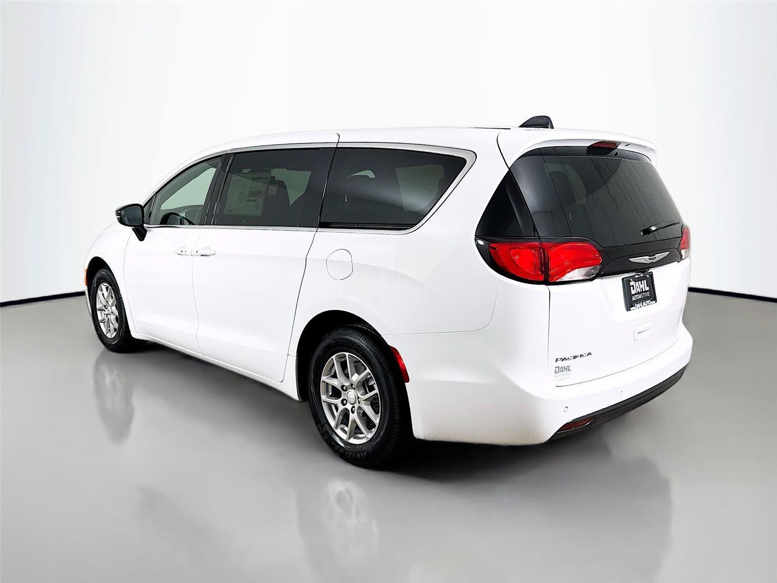 New 2027 Chrysler Pacifica LX FWD image 10