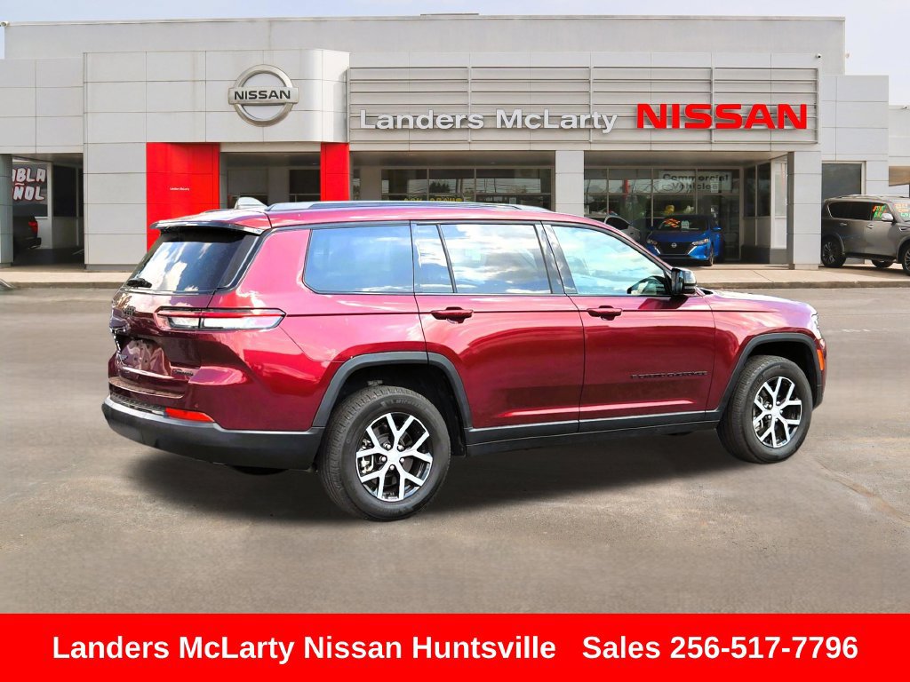 Used 2024 Jeep Grand Cherokee L Limited w/ Black Appearance Package AWD/4WD image 3