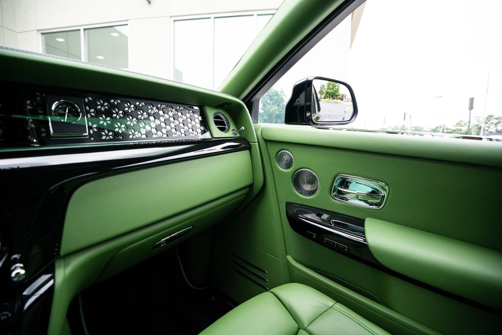 Used 2023 Rolls-Royce Phantom Sedan w/ The Phantom Package RWD image 48